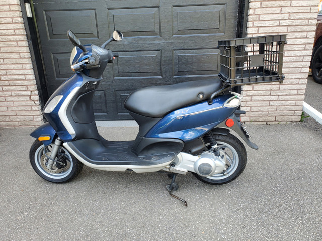Scooter, 2010 Piaggio/Vespa Fly, 150CC in Scooters & Pocket Bikes in Barrie