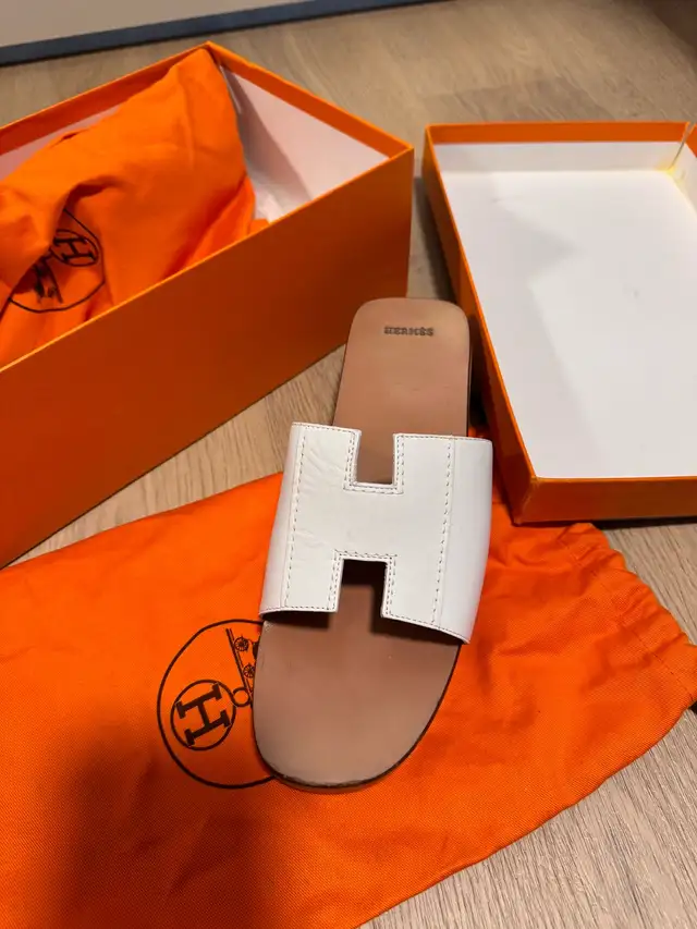 pre-loved vintage kabral sandal in Women's - Shoes in Norfolk County - Image 5