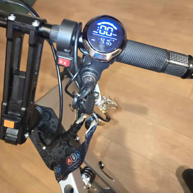 Topmate ES35 Scooter in eBike in Saint-Hyacinthe - Image 3