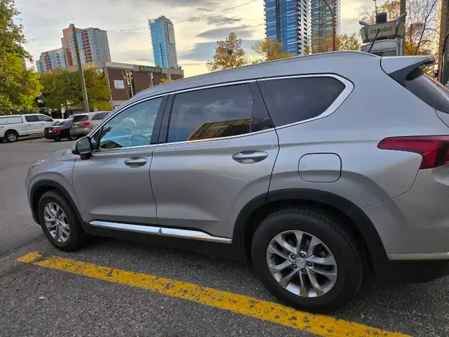 2020 Hyundai Santa Fe Essential AWD | 90,500 KM | Dealer Service