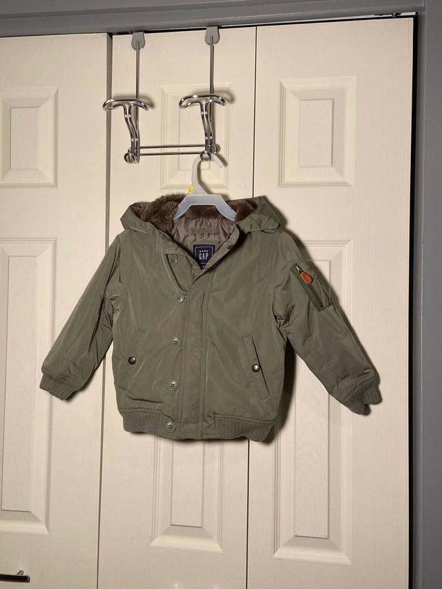 Boys  jacket Gap Bomber style size 4 / fleece hoodies in Kids & Youth in Guelph
