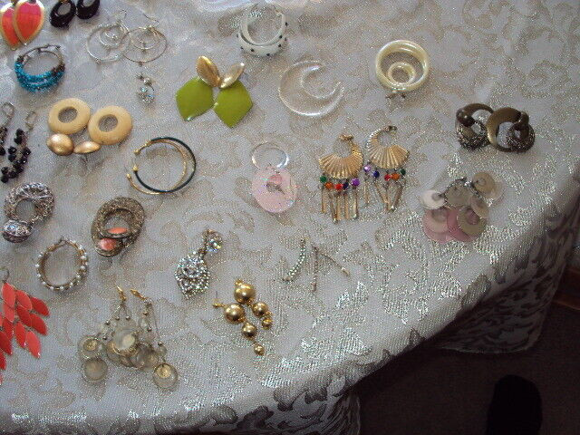 ASSORTAGE EARINGS in Jewellery & Watches in Moncton - Image 2
