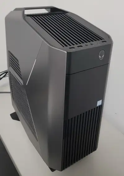 Alienware Aurora R8: Nvidia RTX 2080Ti, i9-9900K, 16GB RAM, View more