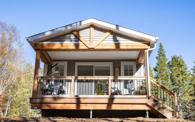 New 2 Bedroom on end of summer home sale