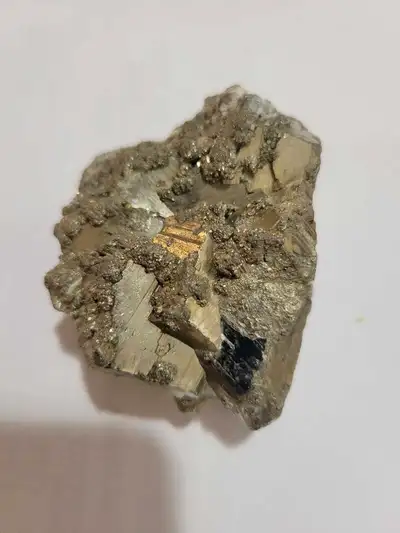 2 roches minéraux en or . 50g et 250g.