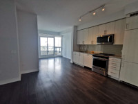 Mississauga 1 + 1 condo for rent near Square One