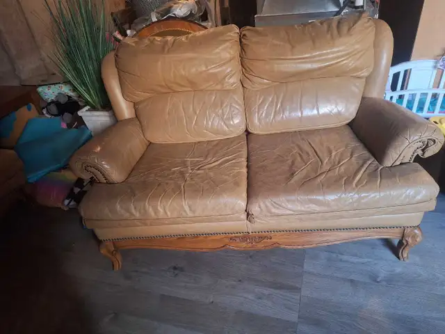 free couches in Free Stuff in Barrie - Image 3