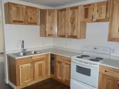 Renovated 2-bedroom apartment in the Village of Wellington; unit has updated kitchen, flooring, wash...