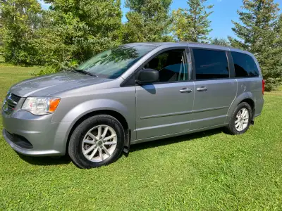 2015 Dodge Grand Caravan SXT, 3.6V6 eng, 134,903 kms. Stow n Go seats in rear, vehicle has minor hai...