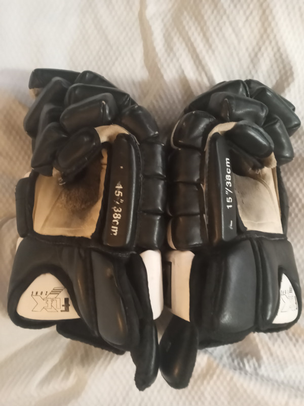 15" CCM Tacks Flex Zone Pro Brampton Battalion Hockey Gloves in Hockey in City of Toronto - Image 4