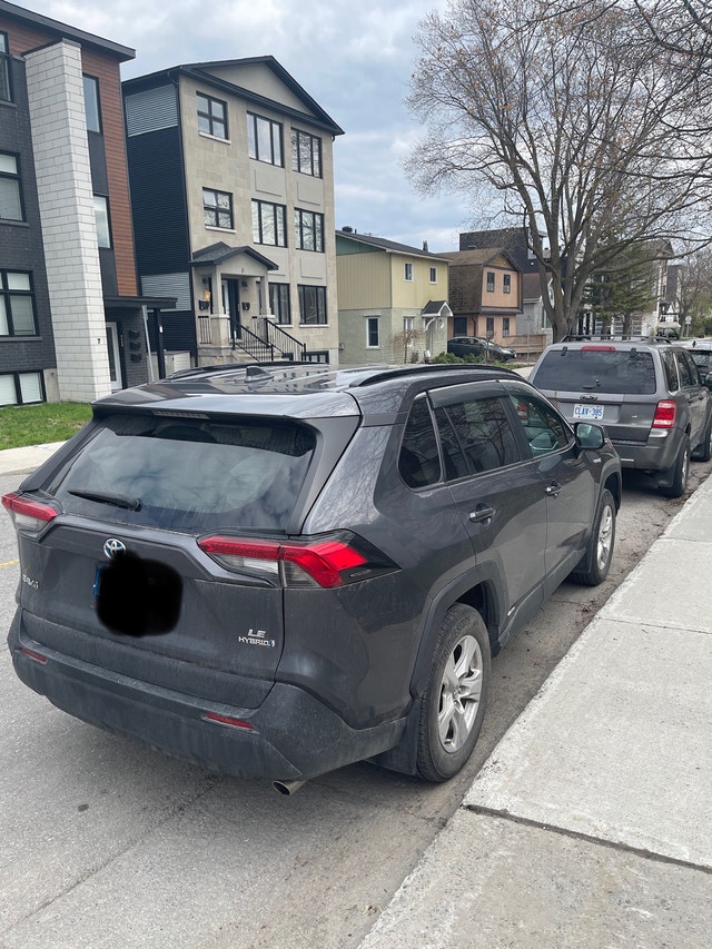 Toyota RAV4 Hybrid Le/ AWD | Cars & Trucks | Ottawa | Kijiji