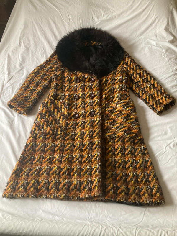 Manteau hiver 1970 vintage col renard fourrure femme medium dans Femmes - Hauts et vêtements d'extérieur  à Ville de Montréal - Image 4