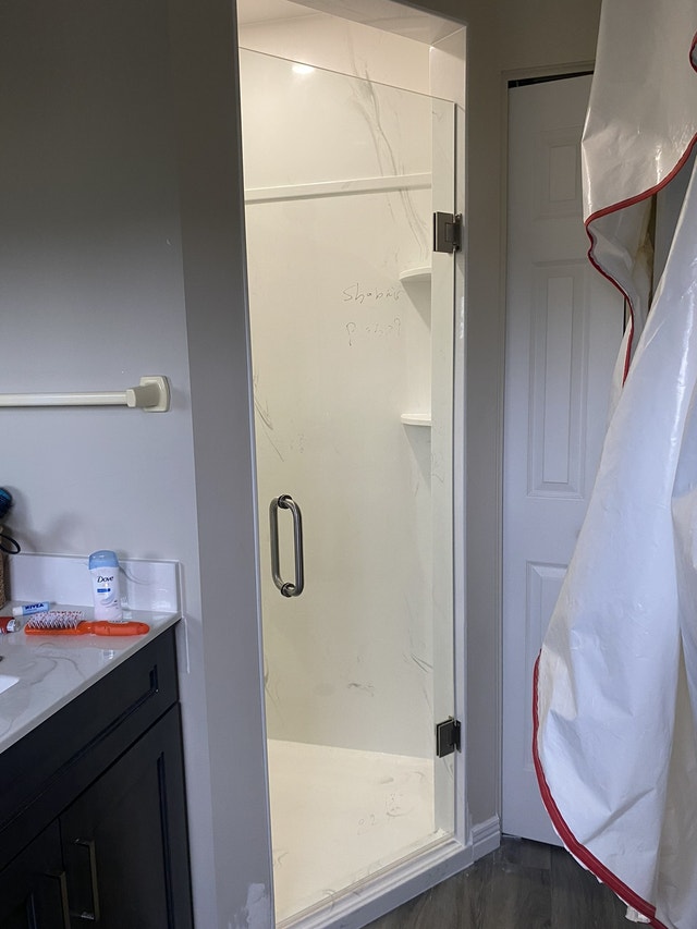 SHOWER GLASS DOORS ENCLOSURES ENTRANCES PARTITIONS GLASS RAILING