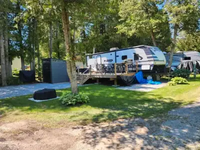 FOR SALE BEAUTIFUL 2021 -29' Zinger BUNKHOUSE‼️ ✅️ SITE FEES PAID FOR THE SEASON! This unit is move...