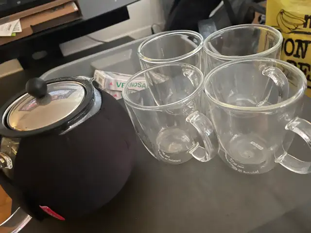 Bodum Tea press and mugs set62863269403779122