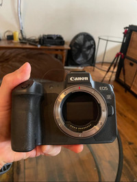 Canon EOS R Full-Frame Mirrorless Camera - Barely Used with Low 