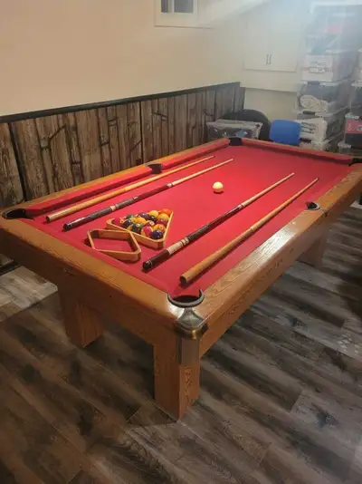 Red Professional pool/ billiards table in great condition, 87x49x32 inches , excellent condition, 3‑...