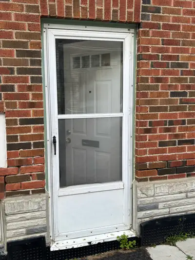 2 Bed / 1 Bath Basement Apartment – Near Durham Colleg