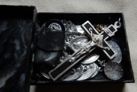Religiosa lot catholic medals, crucifix, pocket shrine &