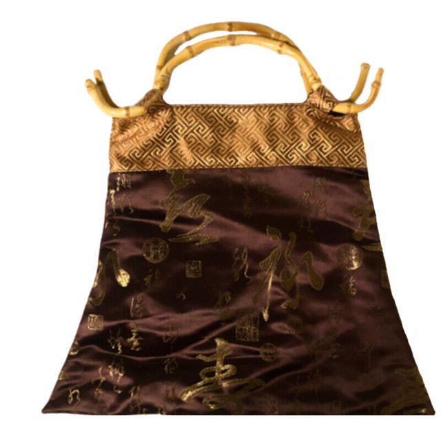 2 sac à main, style oriental, tissus satin soyeux, 20$ chacun dans Femmes - Sacs et portefeuilles  à Saint-Hyacinthe - Image 2