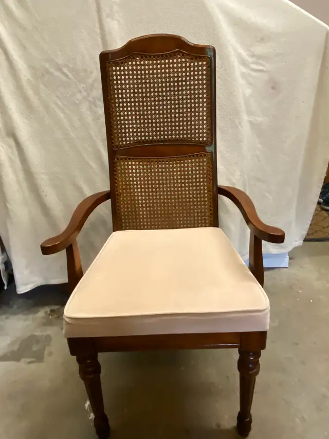 SOLD - Dining room chairs, set of 6 in Dining Tables & Sets in City of Halifax - Image 4