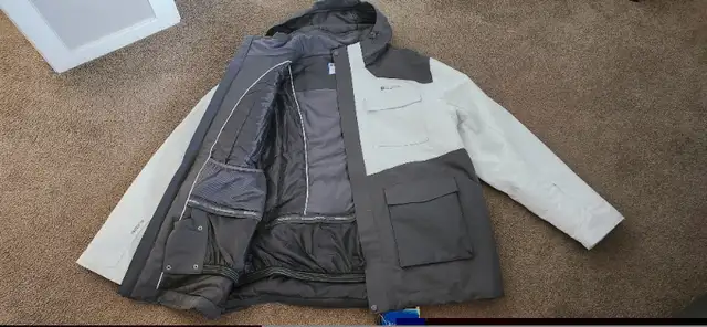 Ski Jacket Mountain Warehouse New in Men's in Edmonton - Image 9