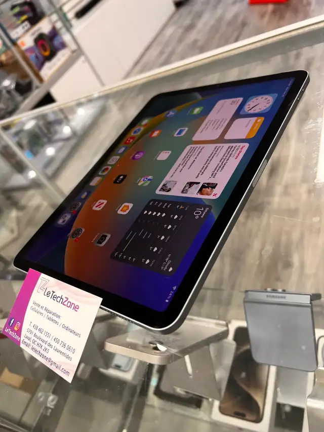 Apple iPad Air 4  in iPads & Tablets in Laval / North Shore - Image 4