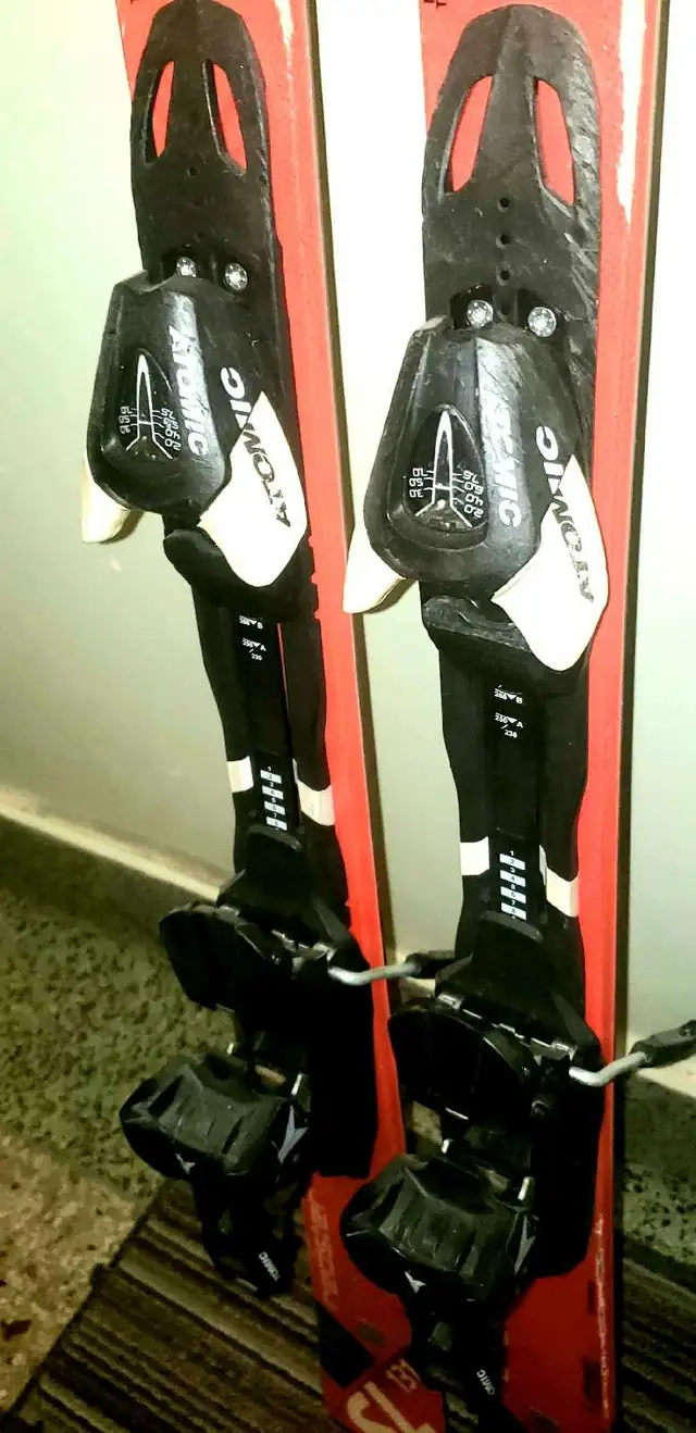 Skis Atomic Redster SL  131 cm. 95 $ in Ski in City of Montréal - Image 8