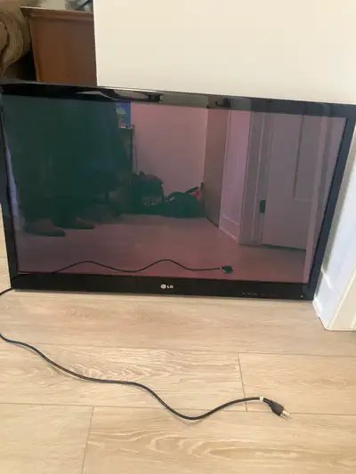 42" LG flat screen TV, View more