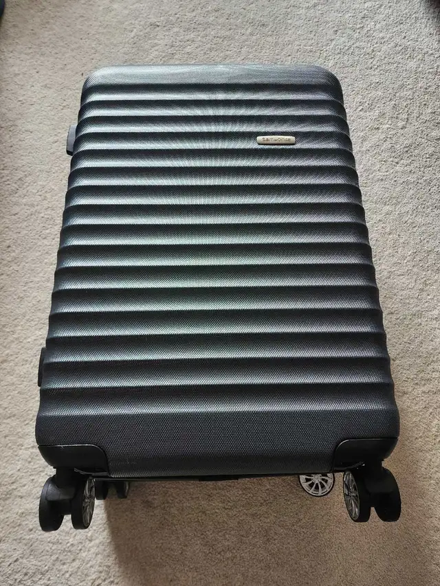Brand New 24" Samsonite Ovation LTD Expandable Spinner Luggage in Other in Markham / York Region - Image 3