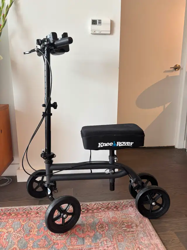 Knee Rover with memory foam pad in Health & Special Needs in City of Toronto - Image 2