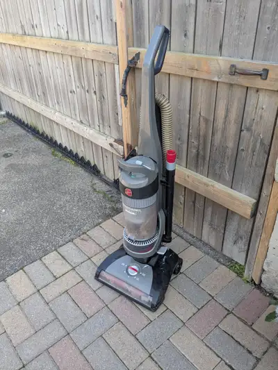 Strong Hoover upright , everything works at it should , no longer needed. Great vacuum ... its a HOO...