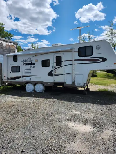 2004 prowler lynx 5th wheel. Sleeps 8. Smoke free. Everything works as it should. 1 slide. Has bunk...