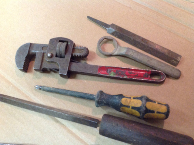 Anciens outils :  pinces, limes et truelles in Hand Tools in Rimouski / Bas-St-Laurent - Image 2