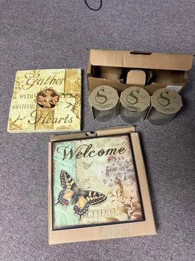 Signature Homestyles lot, View more