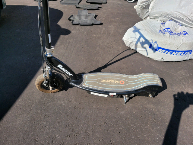 Razor Electric Scooter (Used) in Other in Markham / York Region - Image 3
