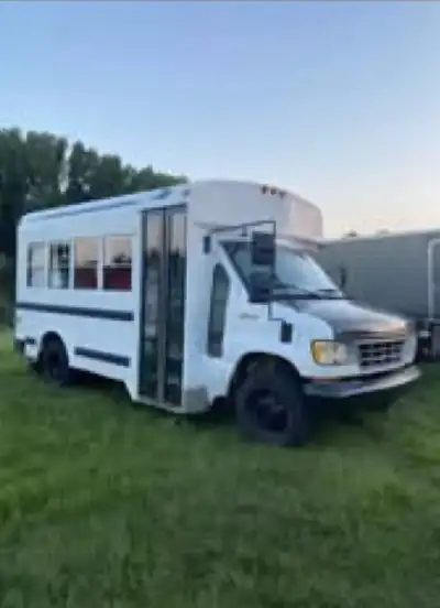 FOR SALE — “Birdie the bus” Ford E350 7.3L Powerstroke Diesel Skoolie 280,000 km Brand new transmiss...