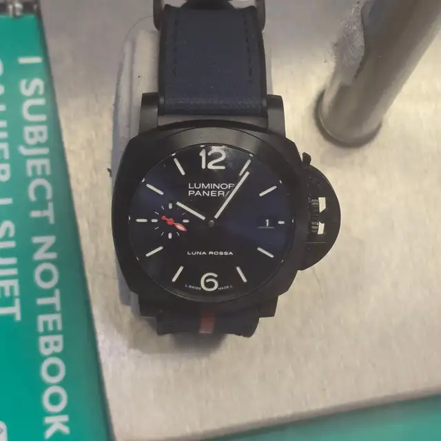 Montre PANERAI WATCH PAM LUNA ROSSA 40mm DLC BLACK in Jewellery & Watches in City of Montréal - Image 4