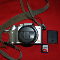 Panasonic Lumix EVF Mirrorless Digicam Digital Camera DMC-FZ4