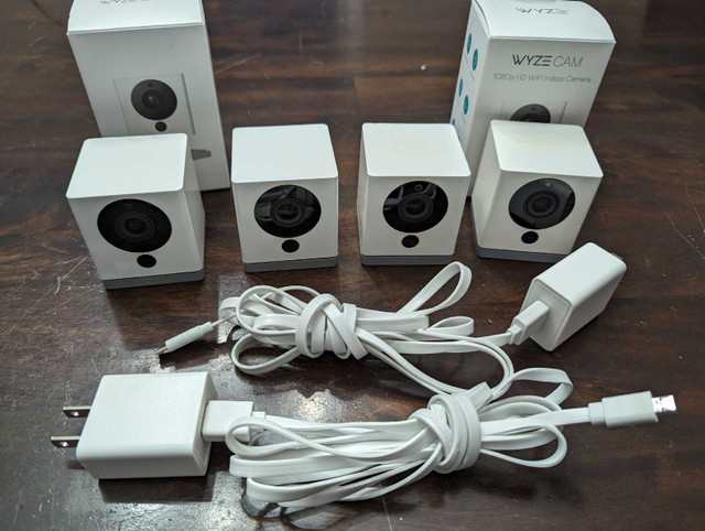 4 x Wyze Cam v2 + 32 g sd cards in General Electronics in Kitchener / Waterloo