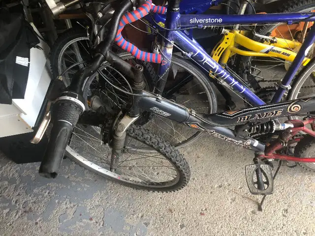 FS: CCM savage dual shock mountain bike; exercise and road bike in Road in Ottawa - Image 6