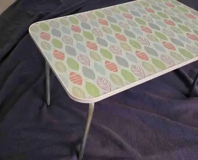 Table pliable neuve pour déjeuner au lit à 10$, View more