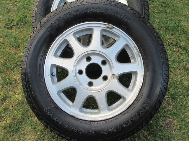 4 all season BFGoodrich Premier touring 215/60 R15 93T tires in Tires & Rims in Ottawa - Image 3