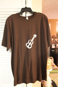T-Shirt brun. XL: Fan de Guitare.  NEUF jamais porté.  LIVRAISON