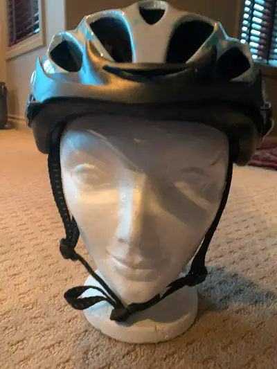 Selling a woman’s Nakamura bicycle helmet. Size is L. It is in good shape and everything is intact i...
