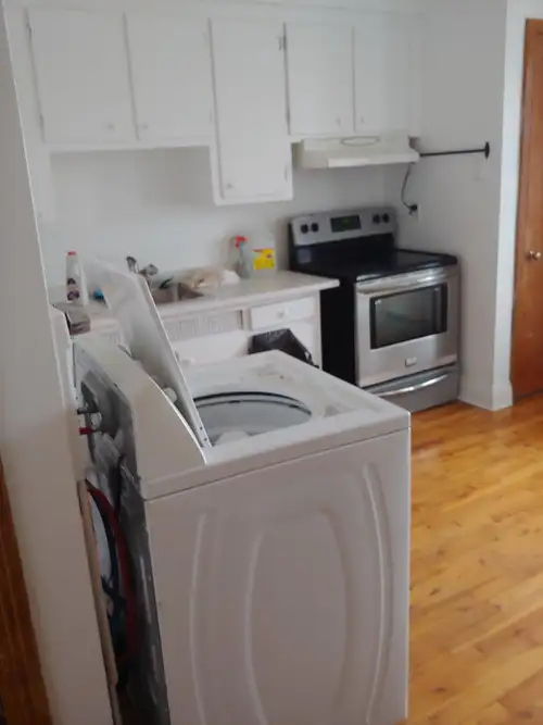 bien situé haut de duplex, libre 01/08/25 ( 4 électro inclus) recherche pers. travaillant, tranquill...