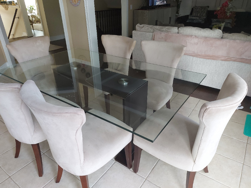 Kijiji glass dining table hotsell