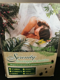 Serenity Full Size Bed Encasement (damaged packaging)