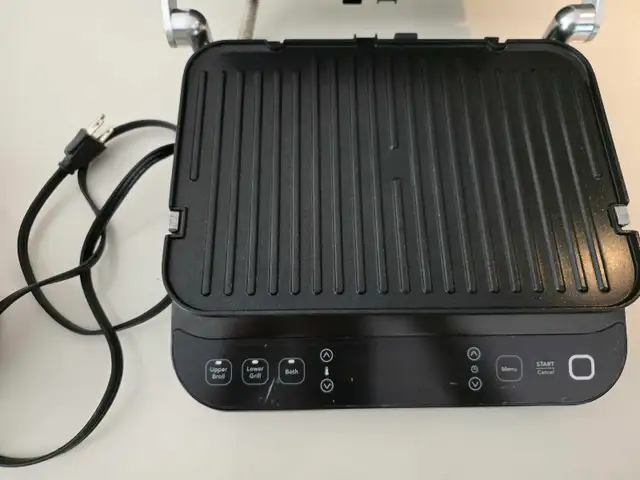 Frigidaire digital indoor grill and panini maker  in General Electronics in Oakville / Halton Region - Image 5