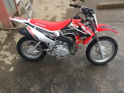 For sale is a 2017 Honda CRF 110F dirt bike in like-new condition! This bike has been very lightly u...